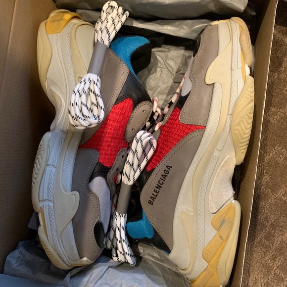 BALENCIAGA SNEAKERS - Picture 1 of 5
